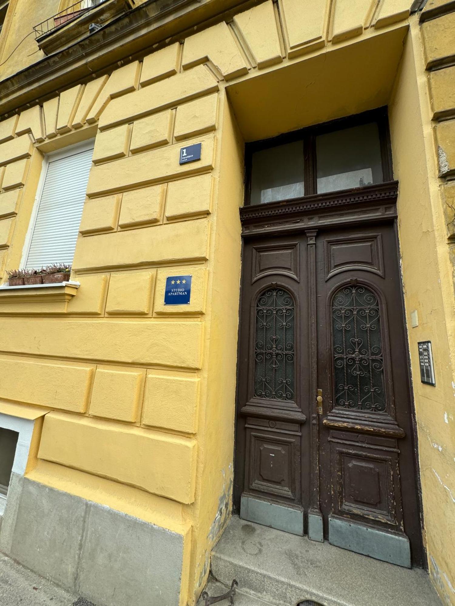 Apartments Home1 Zagreb Buitenkant foto